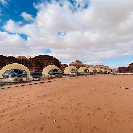 ホテル Wadi Rum Starlight Camp エクステリア 写真