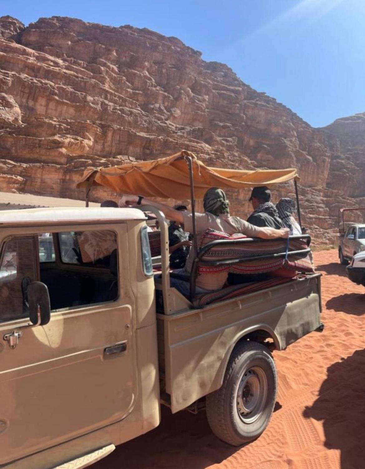 ホテル Wadi Rum Starlight Camp エクステリア 写真