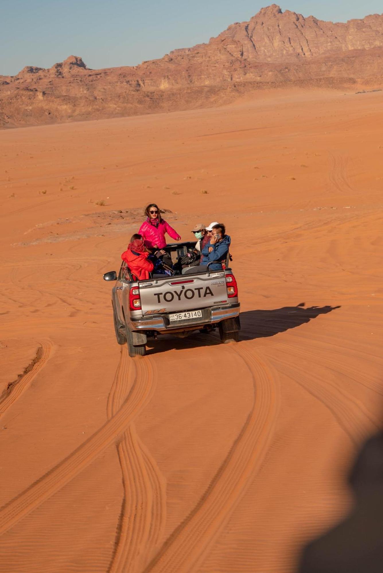 ホテル Wadi Rum Starlight Camp エクステリア 写真